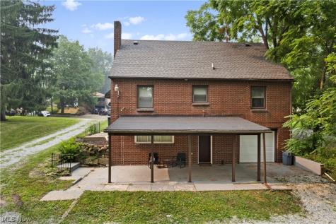 2442 Newton Street Akron OH 44305
