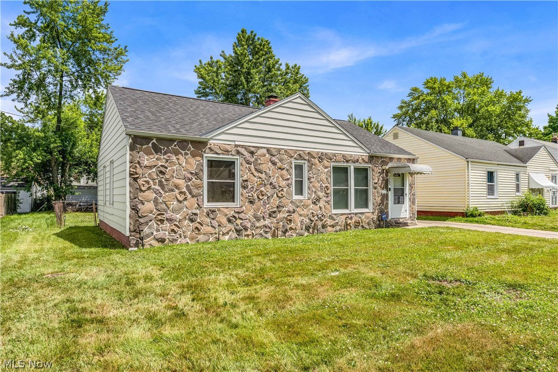 3905 E 189th Street Cleveland OH 44122