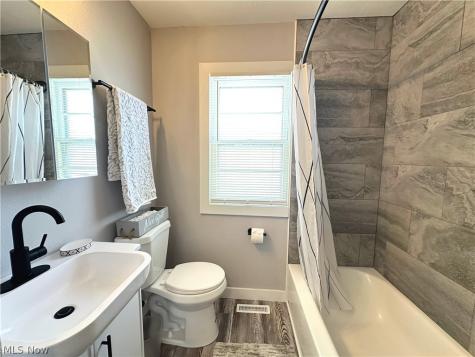 2440 Dentzler Road Parma OH 44134