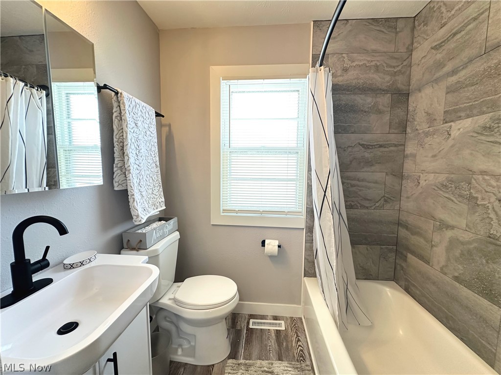 2440 Dentzler Road Parma OH 44134