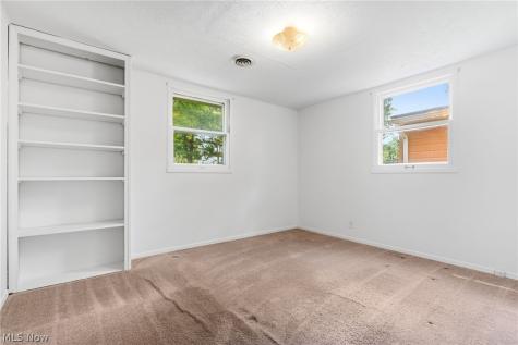 934 Meadowbrook Avenue Alliance OH 44601