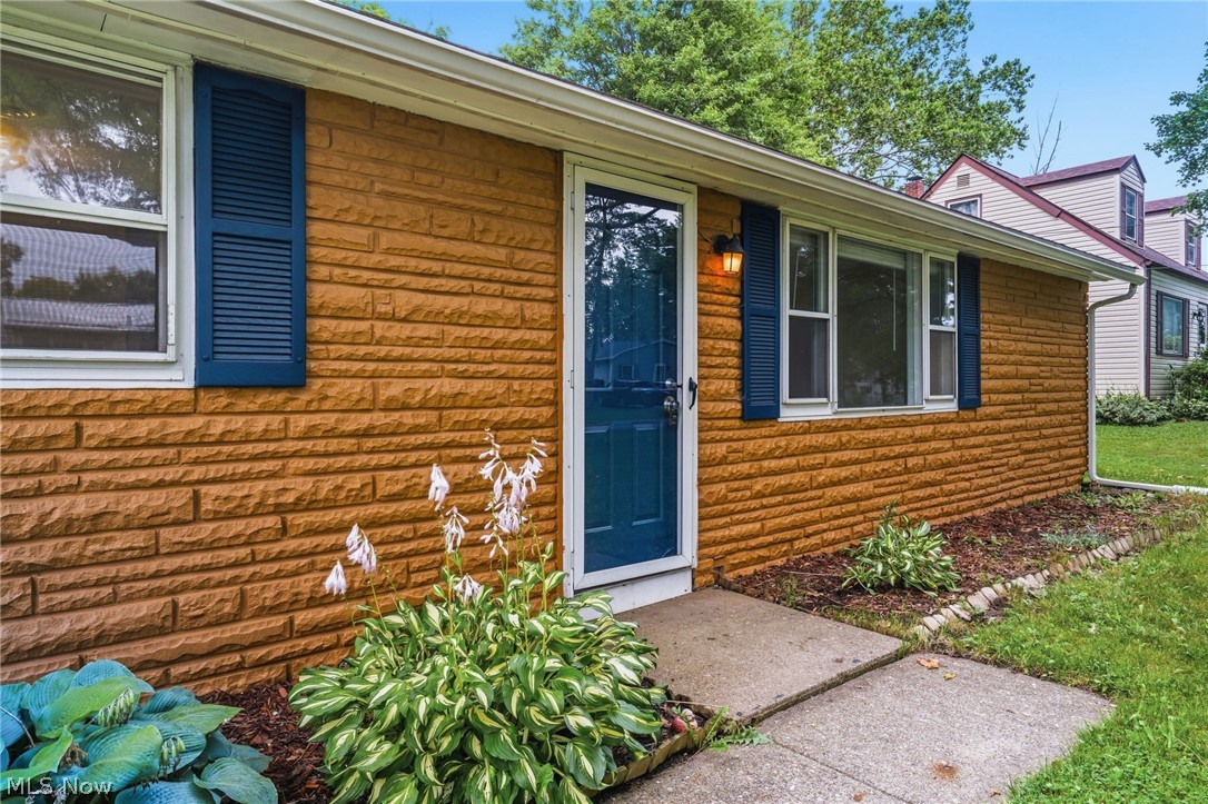 934 Meadowbrook Avenue Alliance OH 44601
