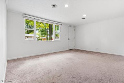 934 Meadowbrook Avenue Alliance OH 44601