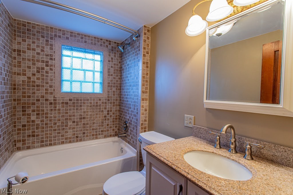 1218 Perkinswood Boulevard Warren OH 44484