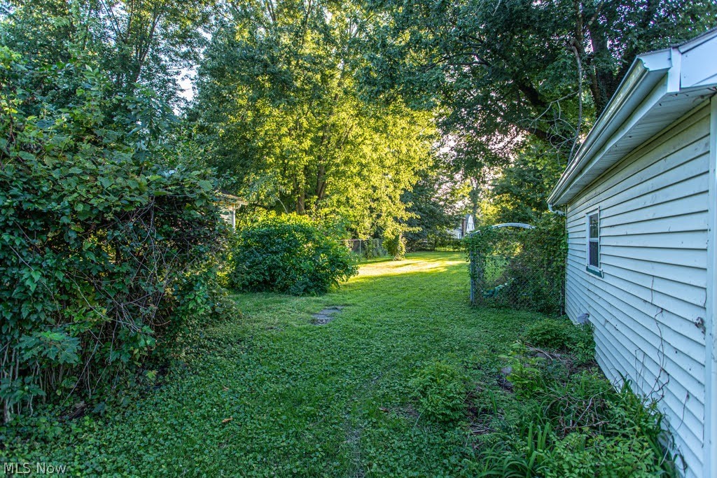 1218 Perkinswood Boulevard Warren OH 44484