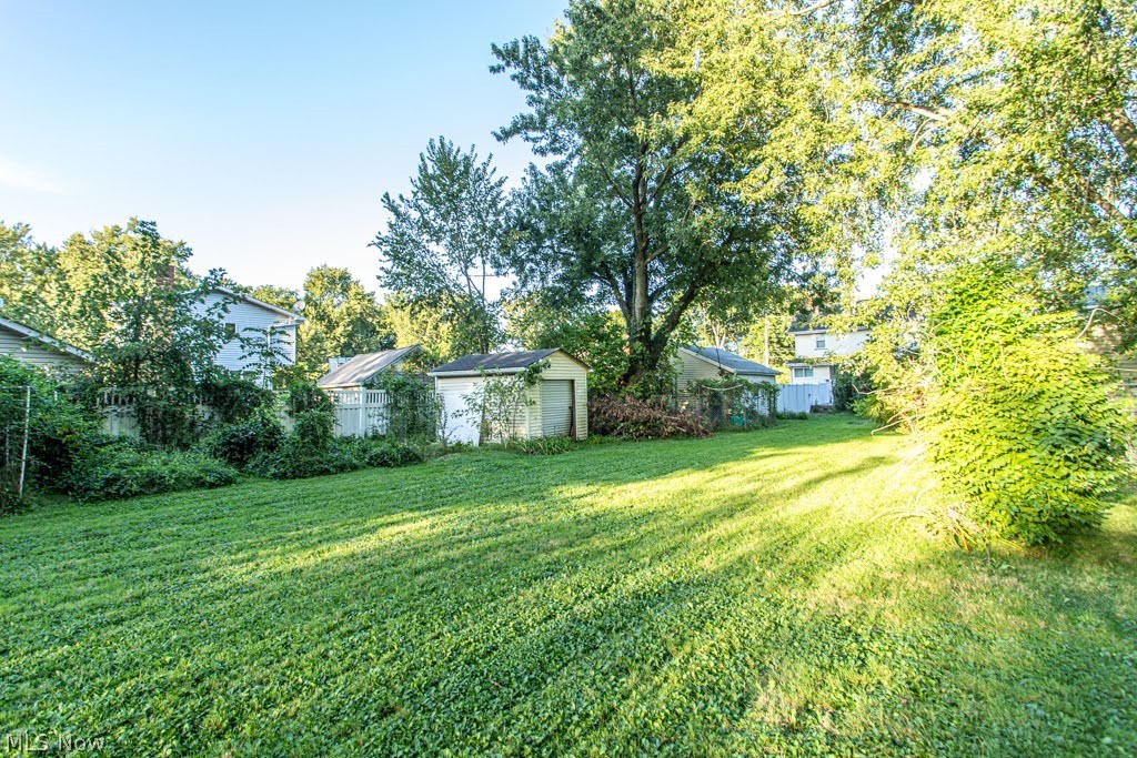 1218 Perkinswood Boulevard Warren OH 44484