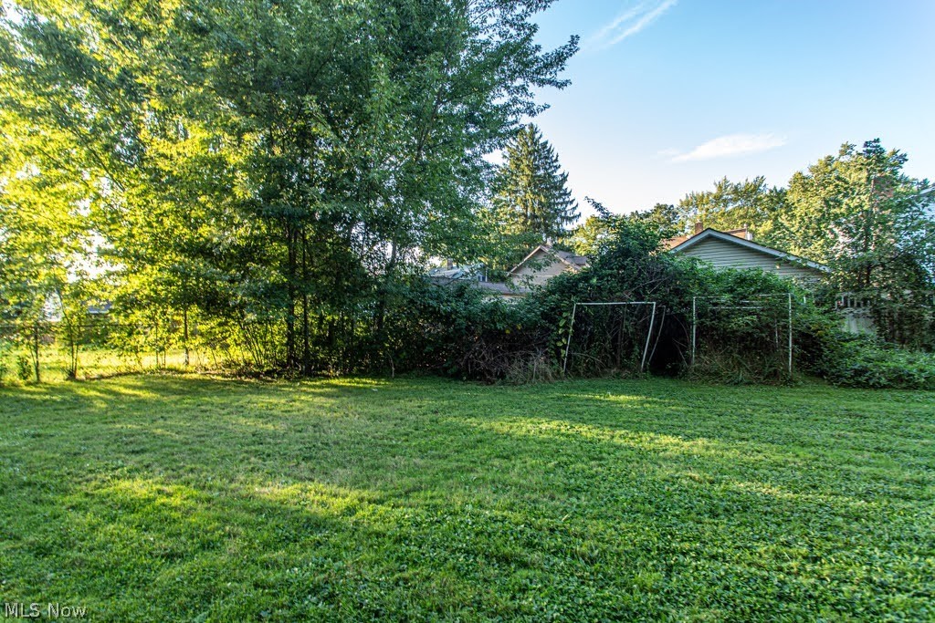 1218 Perkinswood Boulevard Warren OH 44484