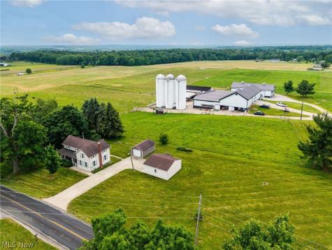 9626 Daniels Road Seville OH 44273