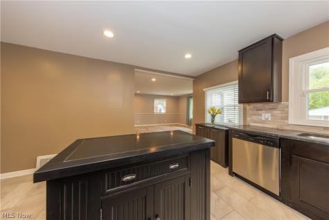 1241 Sunset Road Mayfield Heights OH 44124