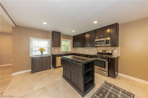 1241 Sunset Road Mayfield Heights OH 44124