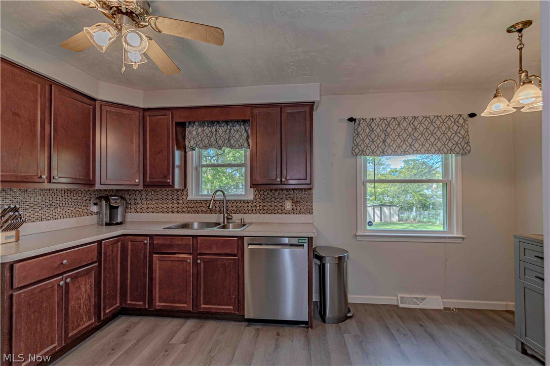 4933 Fairlawn Road Lyndhurst OH 44124