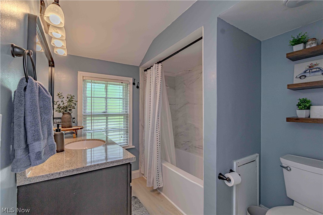 4933 Fairlawn Road Lyndhurst OH 44124