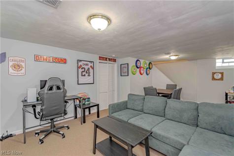 4933 Fairlawn Road Lyndhurst OH 44124