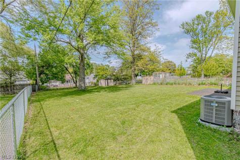 4933 Fairlawn Road Lyndhurst OH 44124
