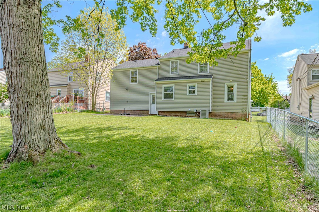 4933 Fairlawn Road Lyndhurst OH 44124