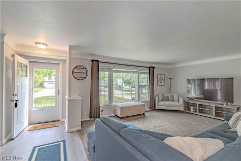 4933 Fairlawn Road Lyndhurst OH 44124