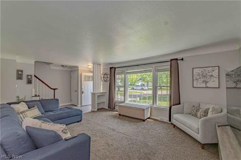 4933 Fairlawn Road Lyndhurst OH 44124