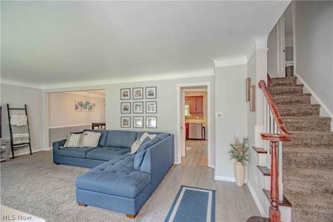 4933 Fairlawn Road Lyndhurst OH 44124