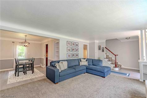 4933 Fairlawn Road Lyndhurst OH 44124