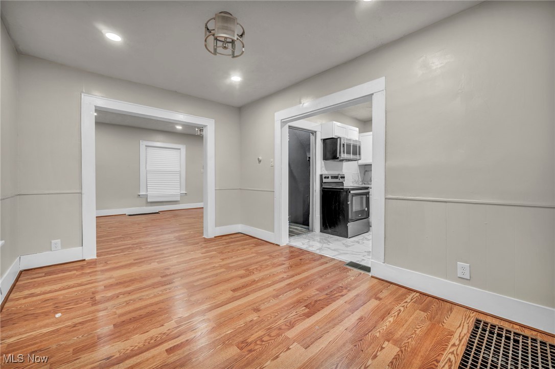 960 Whittier Avenue Akron OH 44320