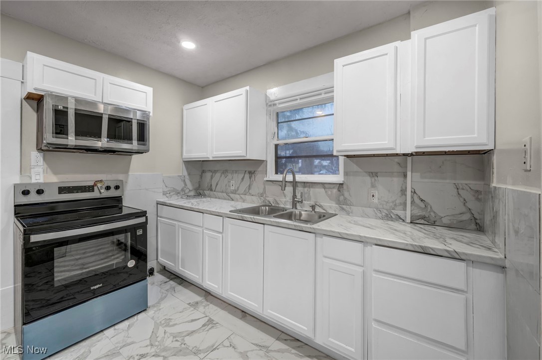 960 Whittier Avenue Akron OH 44320