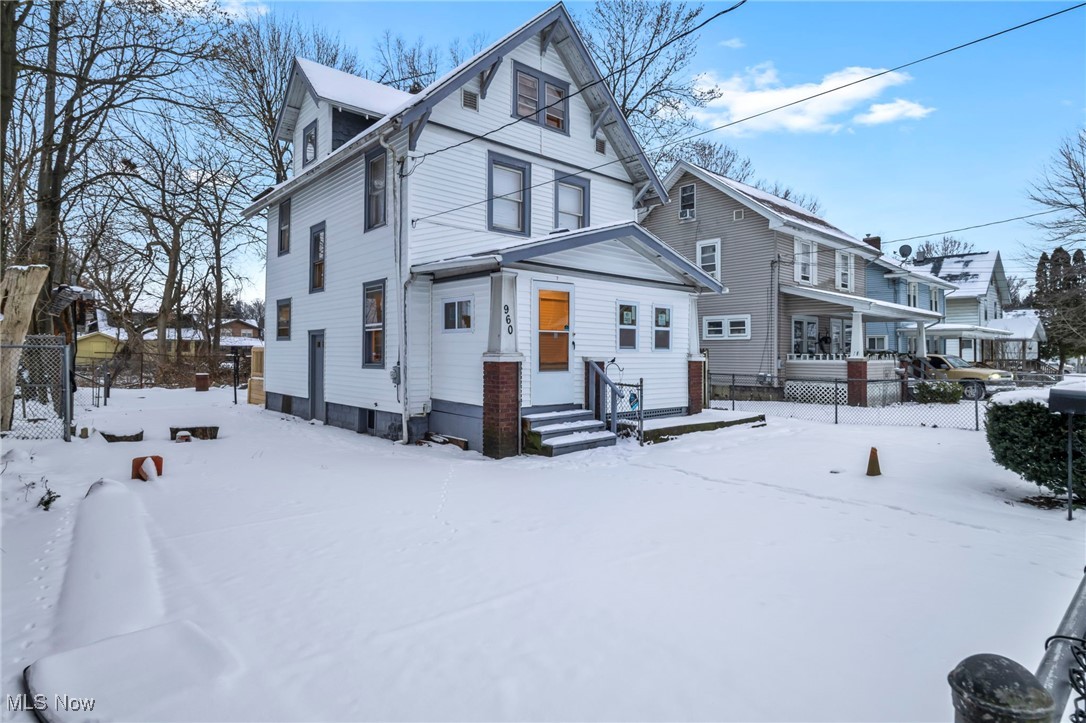 960 Whittier Avenue Akron OH 44320