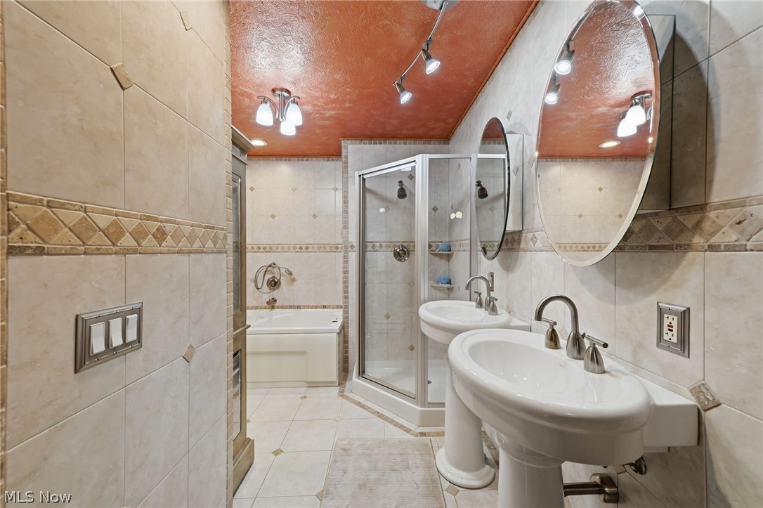 36490 Giles Road Grafton OH 44044