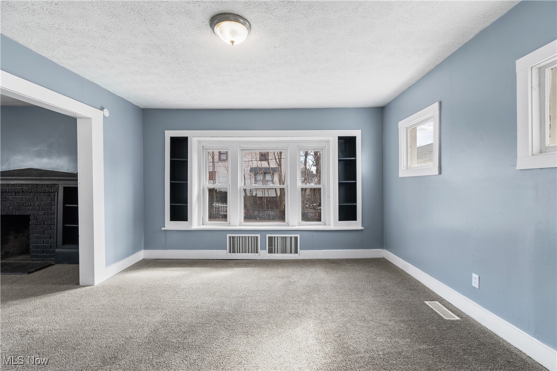 594 Columbia Avenue Akron OH 44310