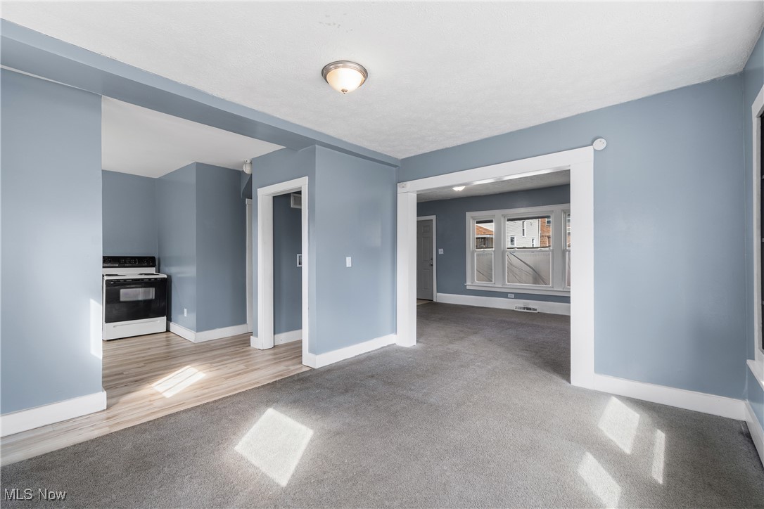 594 Columbia Avenue Akron OH 44310