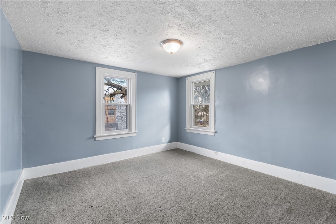 594 Columbia Avenue Akron OH 44310