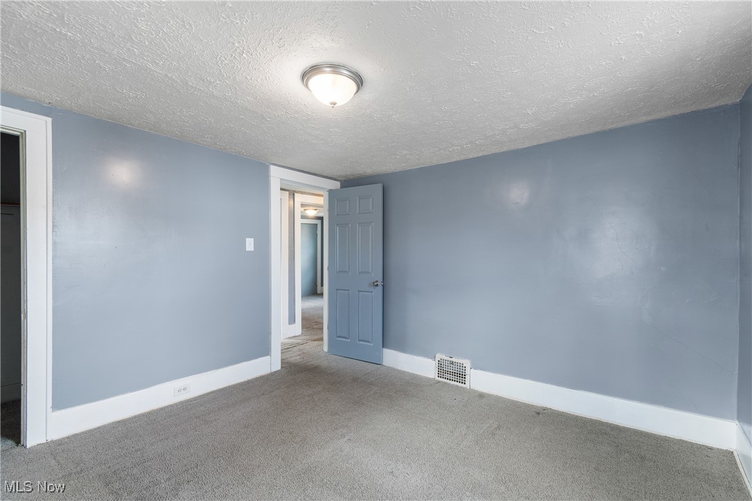 594 Columbia Avenue Akron OH 44310