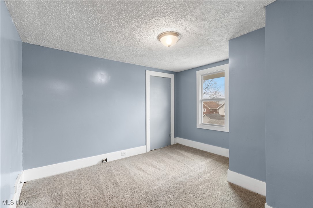 594 Columbia Avenue Akron OH 44310