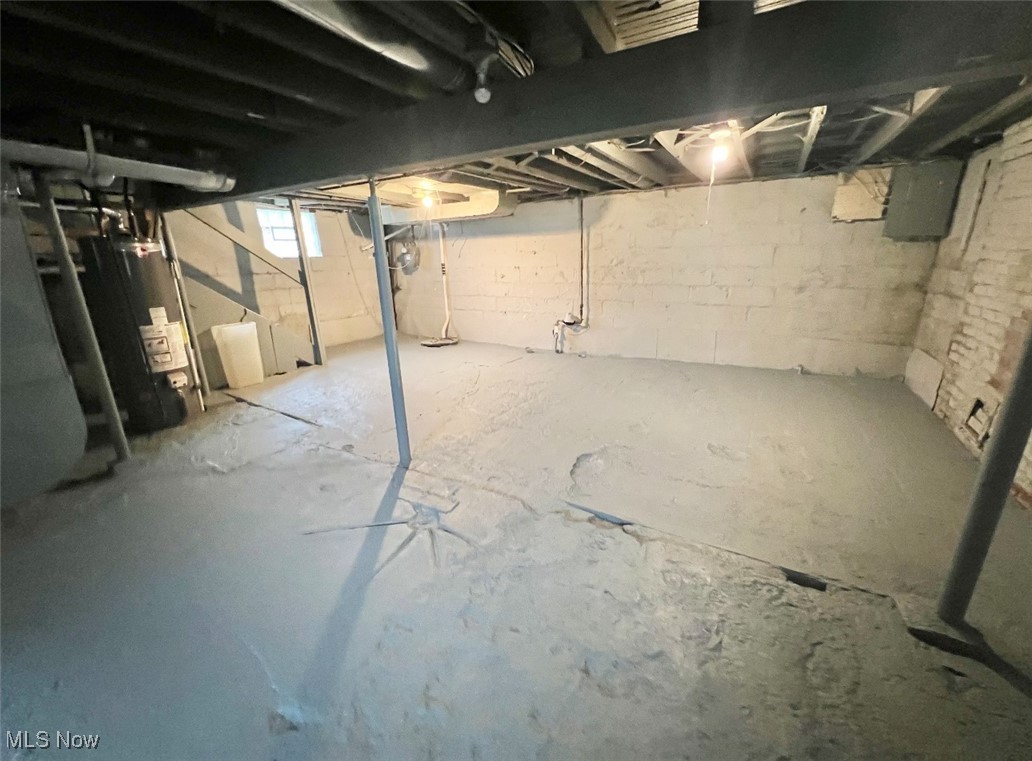 594 Columbia Avenue Akron OH 44310