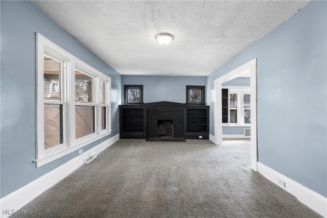 594 Columbia Avenue Akron OH 44310