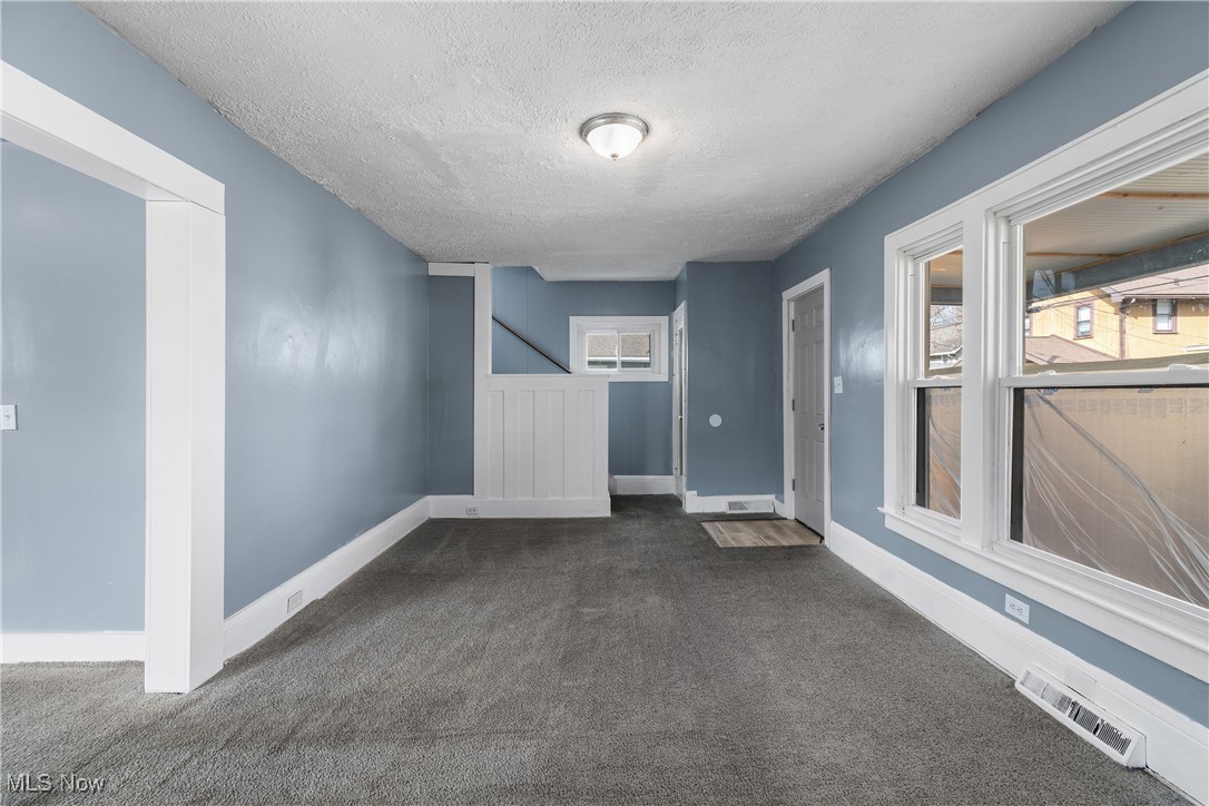 594 Columbia Avenue Akron OH 44310