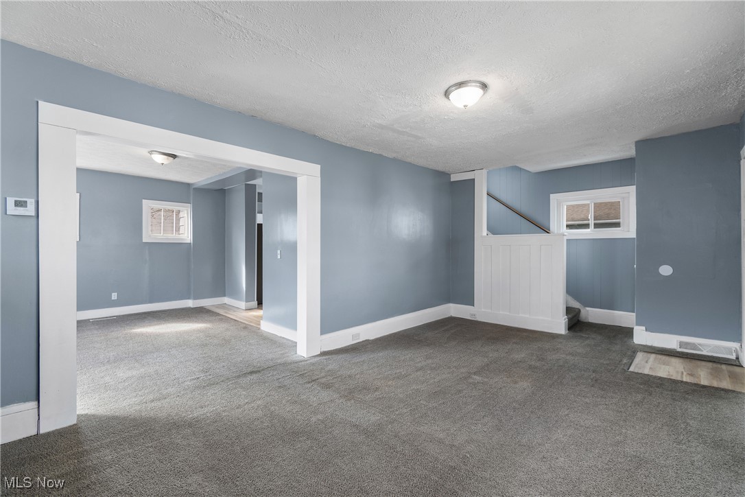 594 Columbia Avenue Akron OH 44310