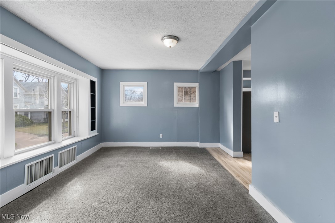 594 Columbia Avenue Akron OH 44310