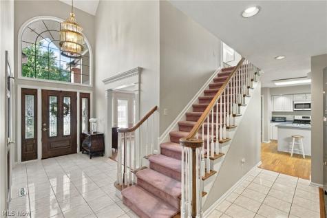 517 Rockwood Court Avon Lake OH 44012
