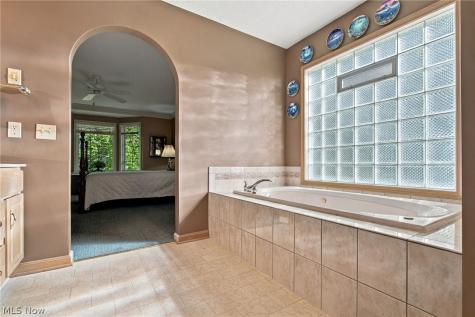517 Rockwood Court Avon Lake OH 44012