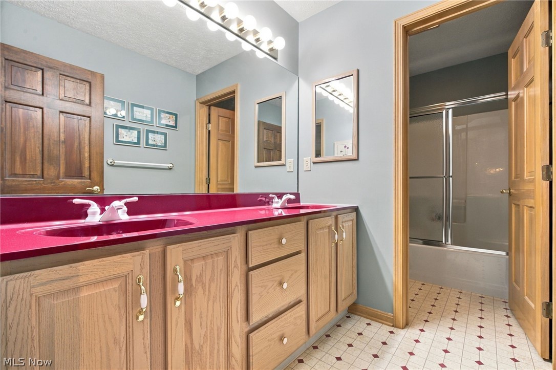517 Rockwood Court Avon Lake OH 44012