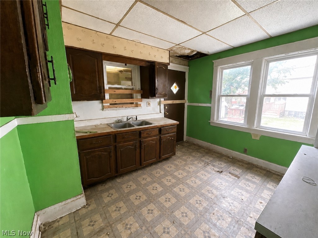1172 Melbourne Road East Cleveland OH 44112