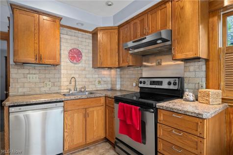 1288 W 108th Street Cleveland OH 44102