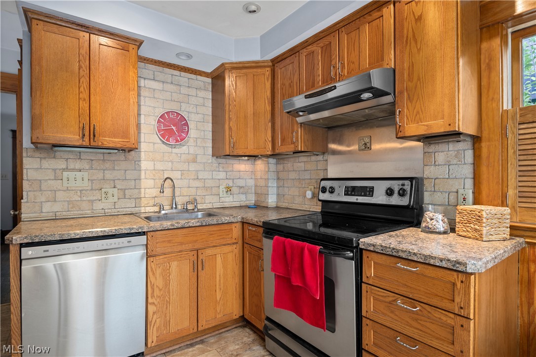 1288 W 108th Street Cleveland OH 44102