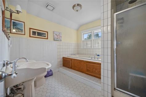 1288 W 108th Street Cleveland OH 44102