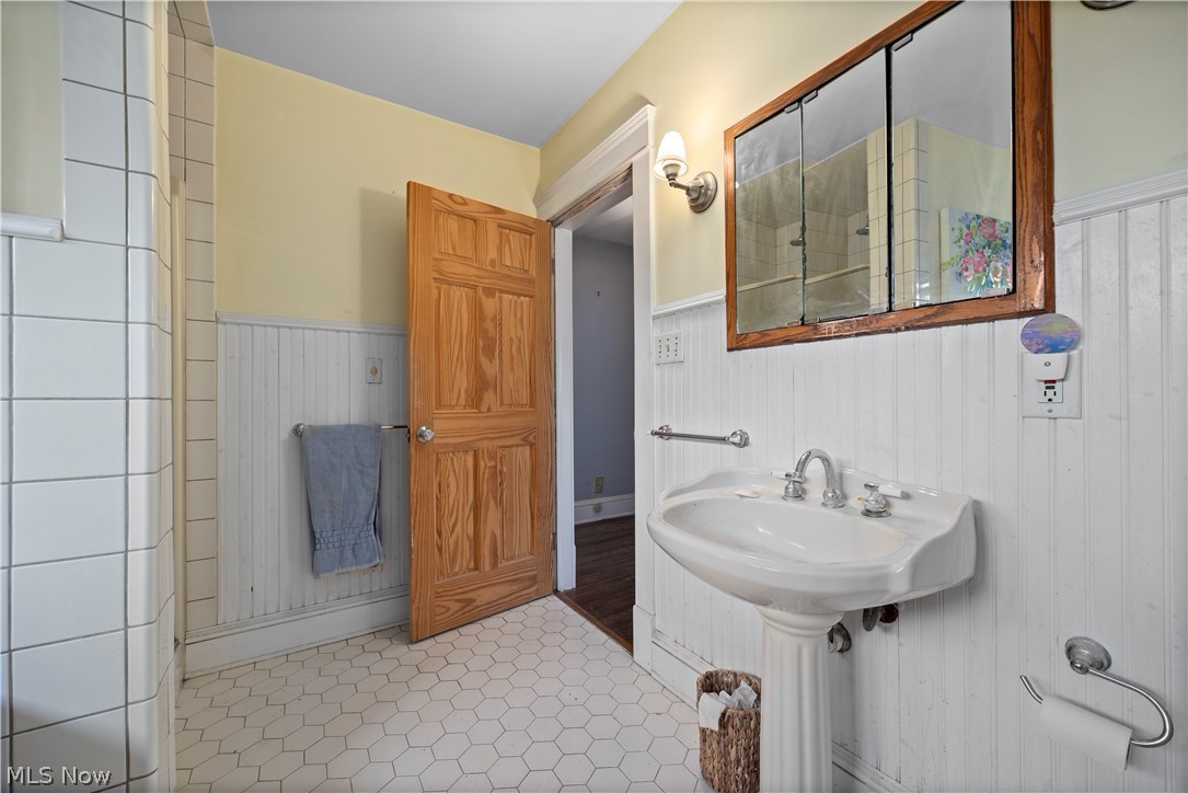 1288 W 108th Street Cleveland OH 44102