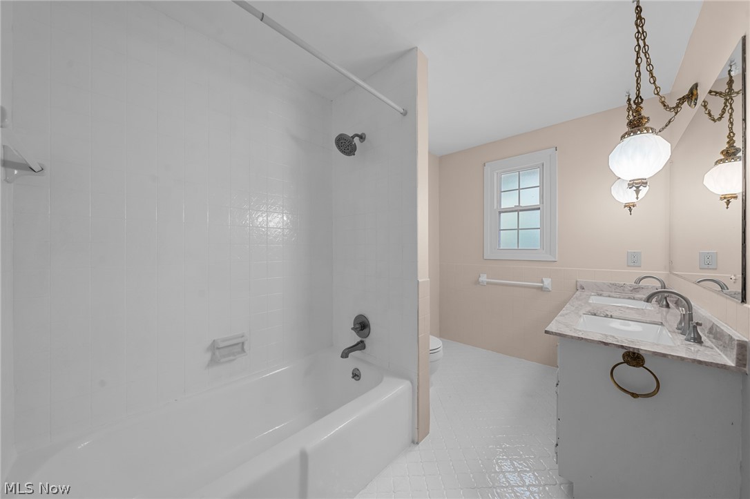 5282 Graham Drive Lyndhurst OH 44124