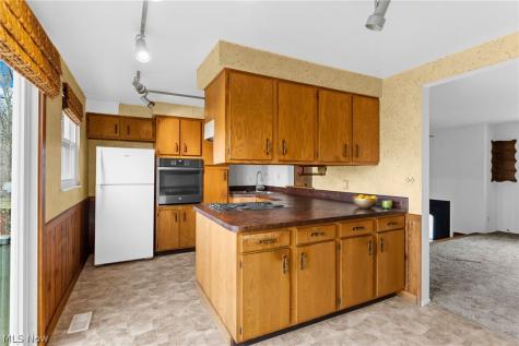 1077 S Diamond Street Ravenna OH 44266