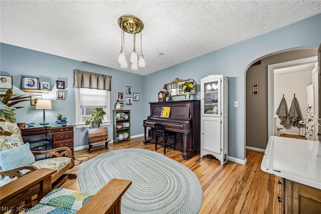 37301 Park Avenue Willoughby OH 44094