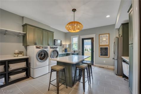 21015 Park Ridge Crossing Strongsville OH 44149