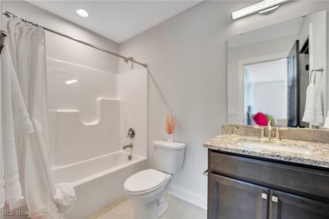 21015 Park Ridge Crossing Strongsville OH 44149